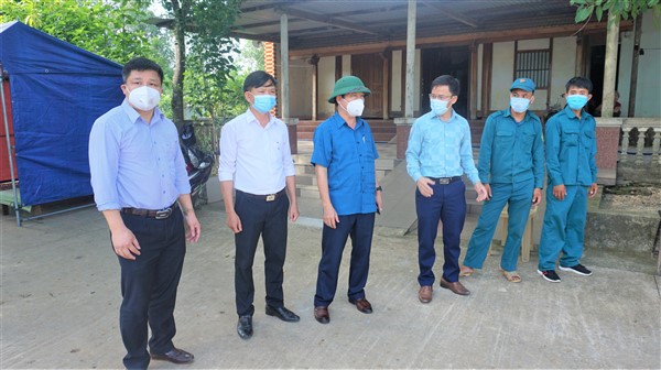    Giám sát nghiêm ngặt đối với 3 trường hợp tiếp xúc với 3 F0 tại xã Lộc Yên.