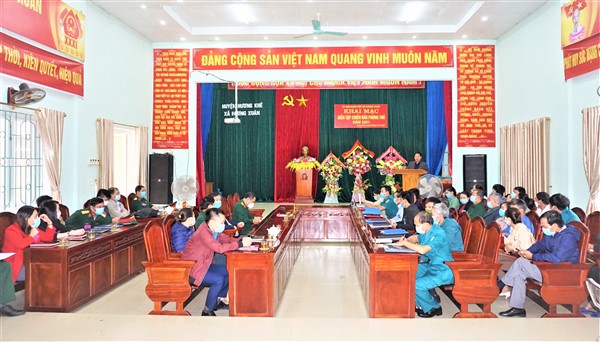 Chủ tịch UBND huyện yêu cầu xã Hương Xuân diễn tập chiến đấu phòng thủ phải gắn với công tác phòng chống dịch Covid-19 và PCTT-TKCN.