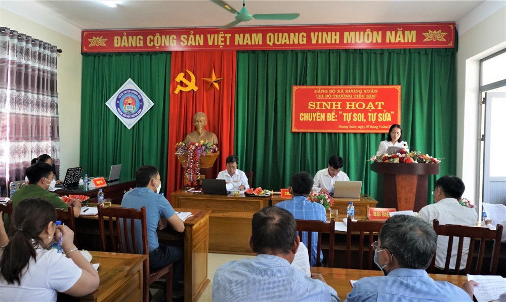 Đảng ủy Hương Xuân chỉ đạo các chi bộ sinh hoạt chuyên đề “tự soi, tự sửa”
