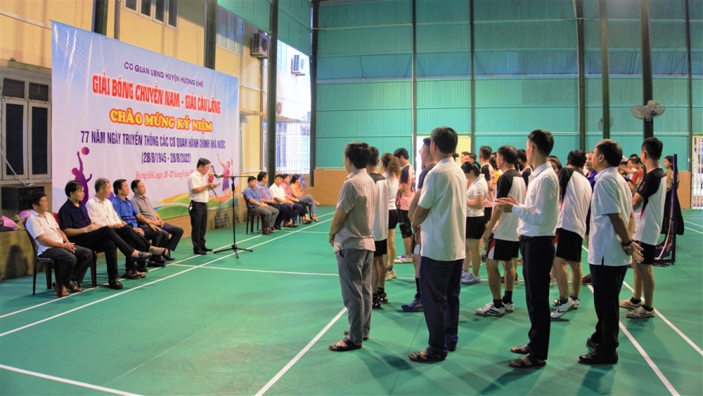 Khai mạc giải bóng chuyền, cầu lông Công đoàn UBND huyện Hương Khê