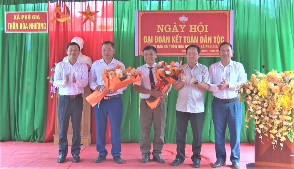 Phó Chủ tịch UBND tỉnh dự ngày hội Đại đoàn kết tại thôn Hòa Nhượng, xã Phú Gia