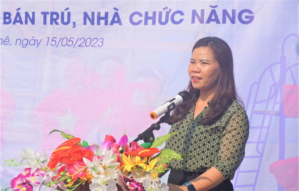 Đồng chí Từ Thị Hòa, Phó Bí thư Thường trực Huyện ủy dự khởi công xây dựng Trường MN Hương Thủy