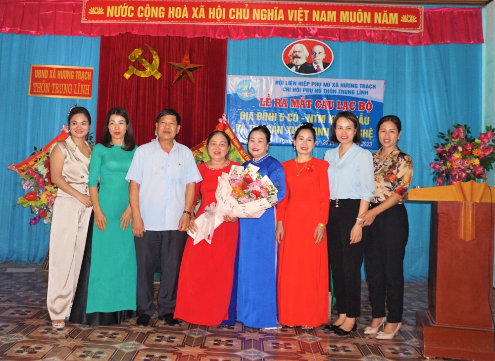 50 hộ gia đình thôn Trung Lĩnh, Hương Trạch tham gia CLB Gia đình 5 có - NTM kiểu mẫu