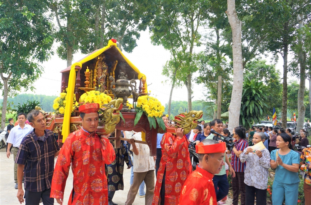 Lễ rước linh vị và tượng thờ Quận công Trần Phúc Hoàn tại Chùa Bảo Lâm