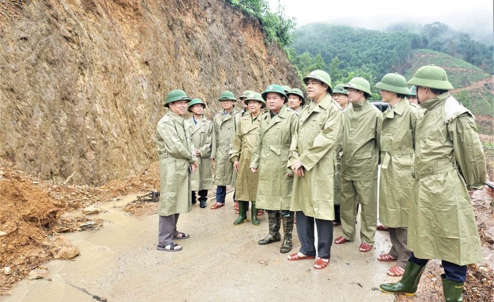 Đồng chí Võ Trọng Hải, Chủ tịch UBND tỉnh kiểm tra tình hình mưa lũ tại Hương Khê