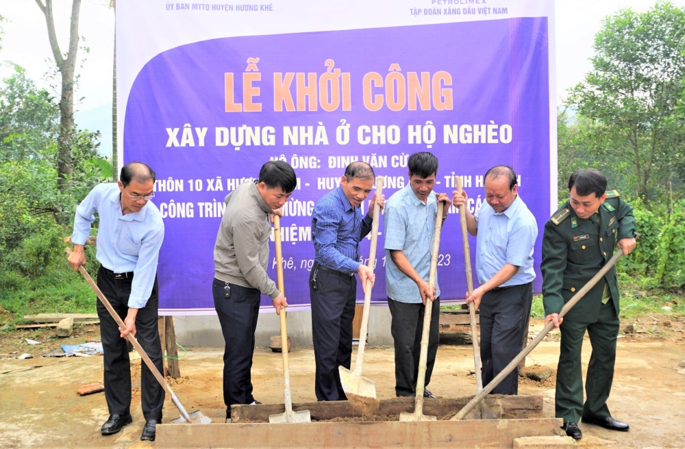 Công ty Xăng dầu Hà Tĩnh hỗ trợ xây nhà ở cho hộ nghèo ở xã Hương Lâm