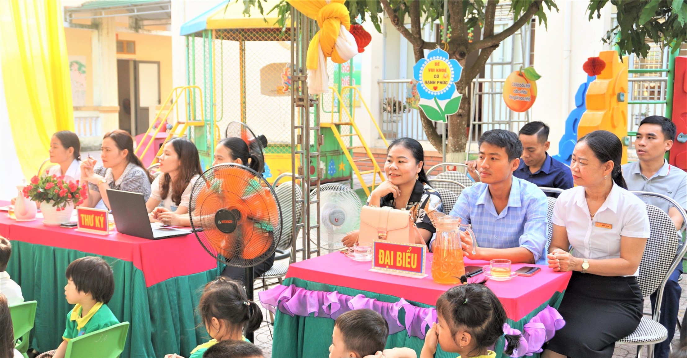 Trường Mầm non Phú Phong giao lưu “Bé đọc thơ, kể chuyện mừng sinh nhật Bác  Hồ kính yêu”