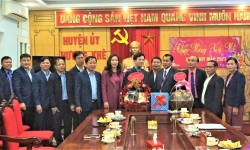 Lãnh đạo huyện NaKai chúc tết huyện Hương Khê.