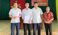 6 tân binh huyện Hương Khê được kết nạp vào Đảng trước khi lên đường nhập ngũ