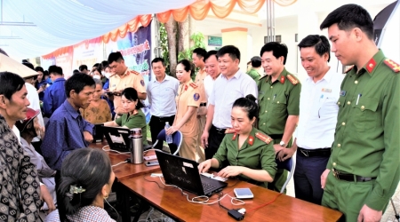 Trên 1.000 người dân xã Hương Thủy tham gia Ngày hội...