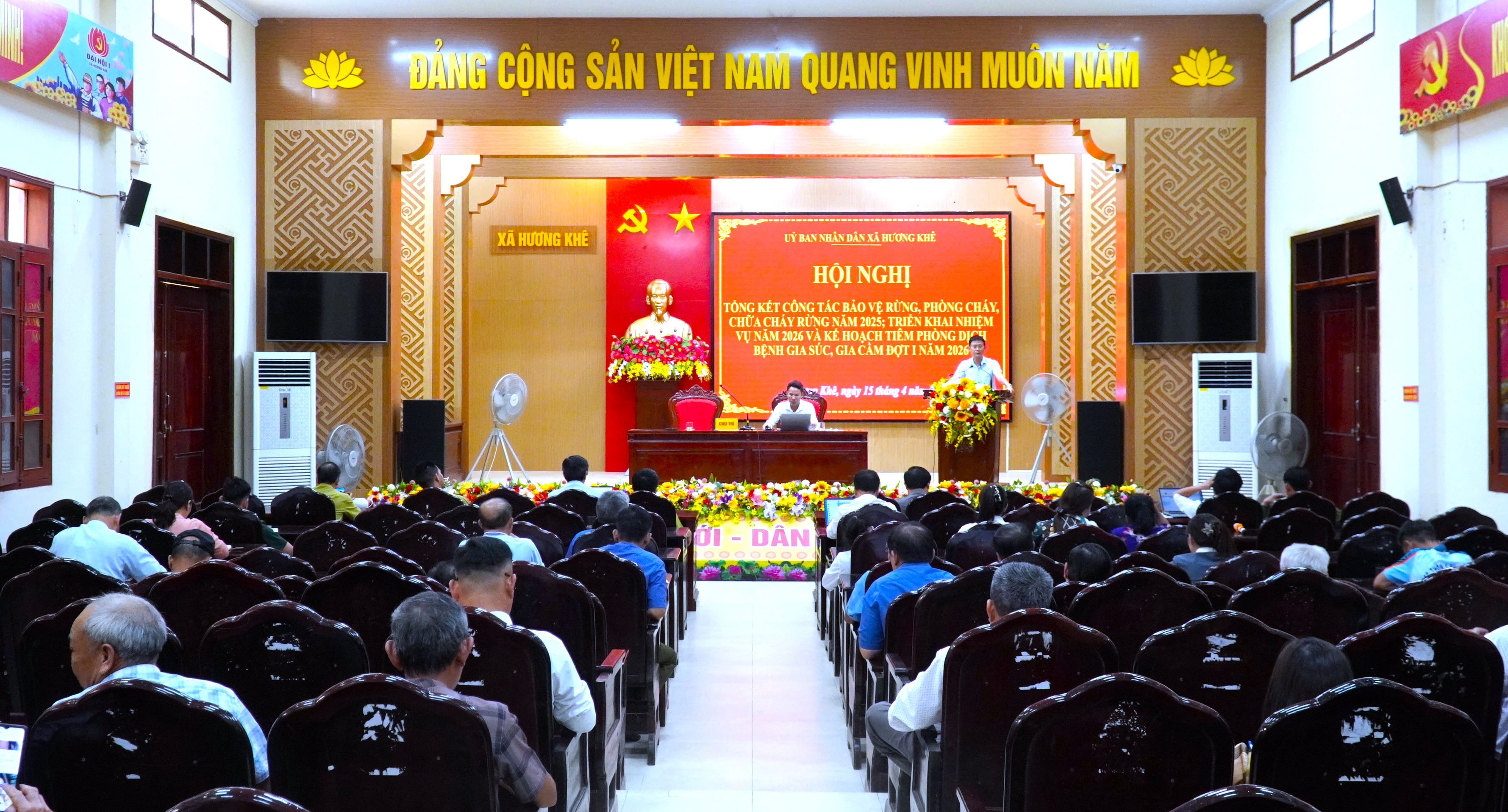 Xã Hương Khê tổng kết công tác BVR - PCCCR năm 2025; triển khai nhiệm vụ năm 2026 và kế hoạch tiêm phòng gia súc, gia cầm đợt 1 năm 2026