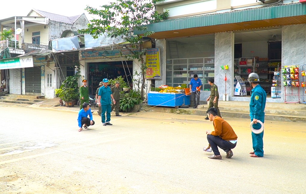 Tiếp tục giải tỏa hành lang an toàn giao thông trên tuyến đường Phan Đình Phùng