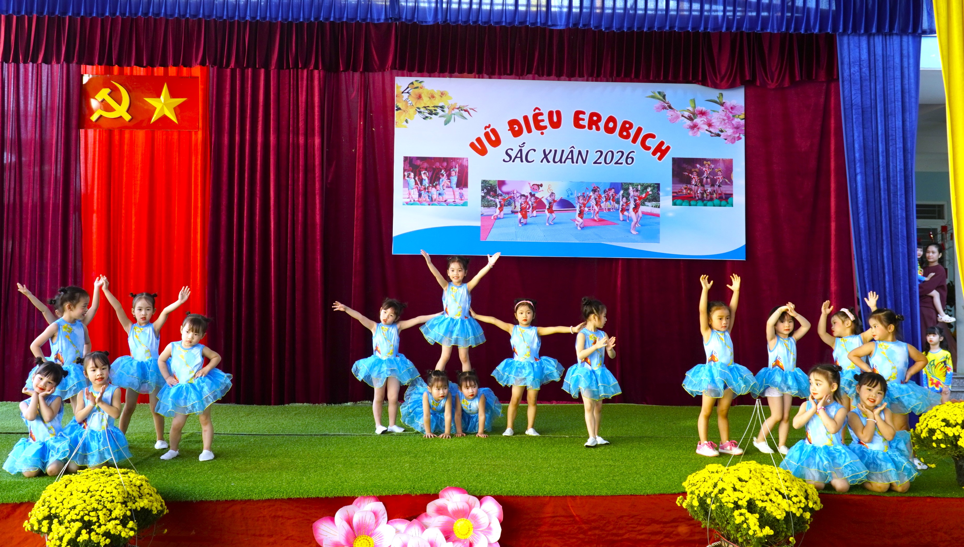 Trường Mầm non Bông Sen tổ chức giao lưu vũ điệu aerobic chào Xuân và tặng quà Tết Bính Ngọ cho trẻ có hoàn cảnh khó khăn