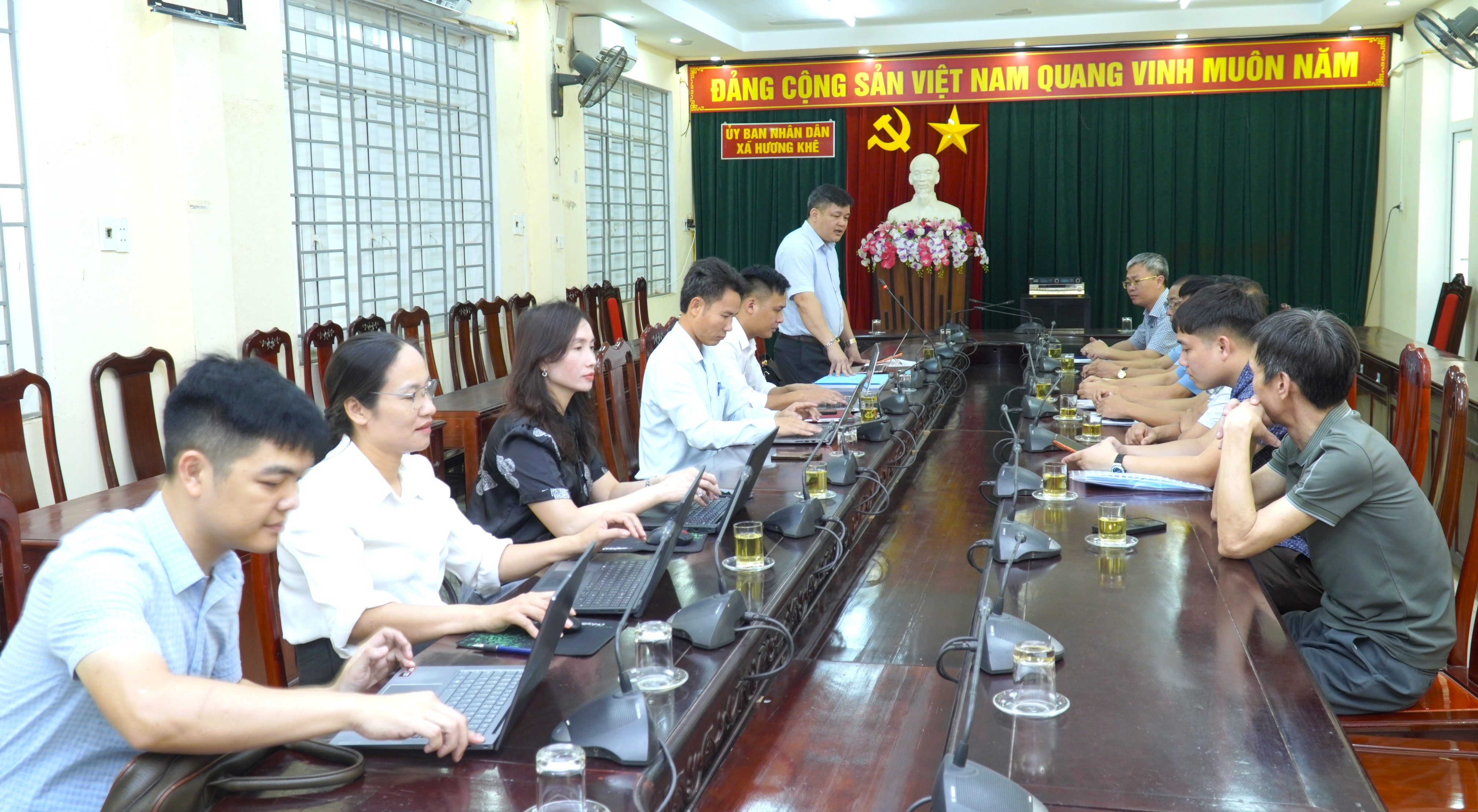 Lãnh đạo xã Hương Khê làm việc với Quỹ Thiện Tâm – Tập đoàn Vingroup thống nhất khởi công xây dựng Đền Hạ Ấp