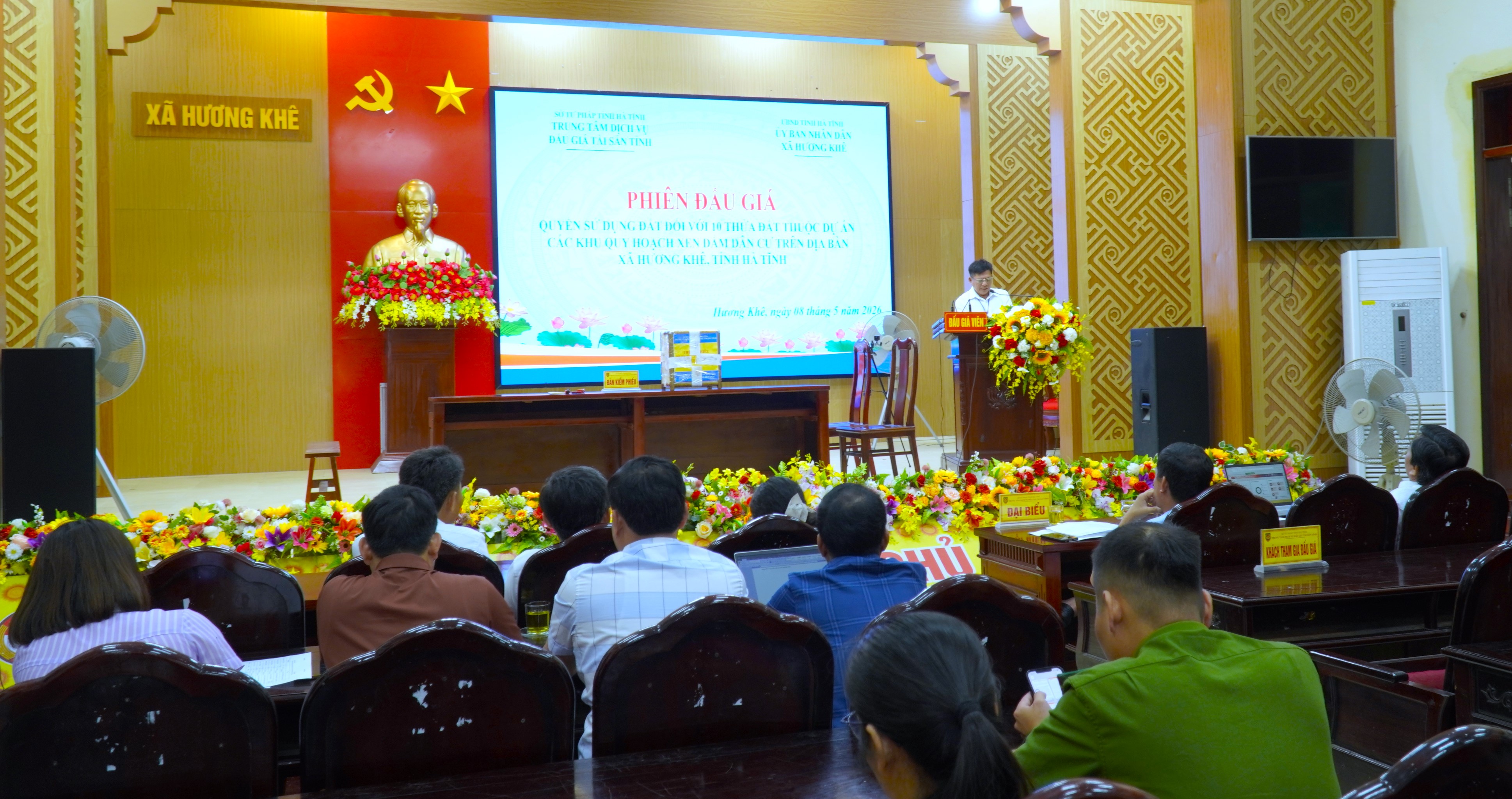 Xã Hương Khê tổ chức đấu giá quyền sử dụng đất tại các khu dân cư
