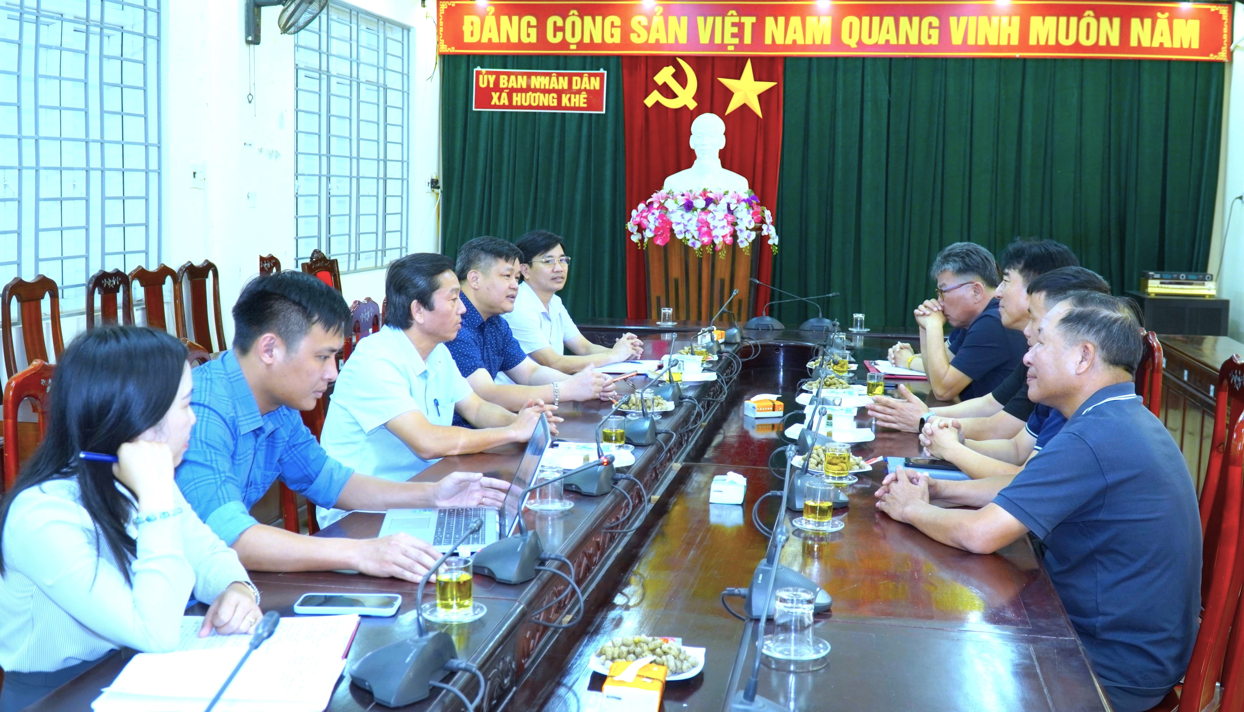Lãnh đạo xã Hương Khê làm việc với Công ty TNHH Haivina Hồng Lĩnh: Mở ra cơ hội việc làm cho lao động địa phương
