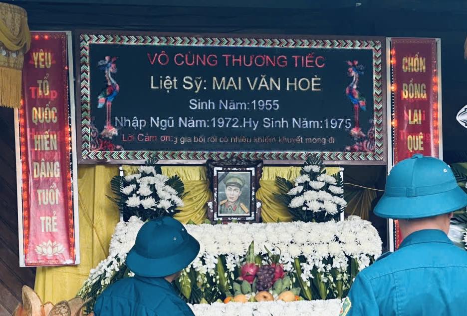 LỄ AN TÁNG HÀI CỐT LIỆT SỸ MAI VĂN HOÈ VỀ TẠI QUÊ HƯƠNG XÃ HƯƠNG KHÊ