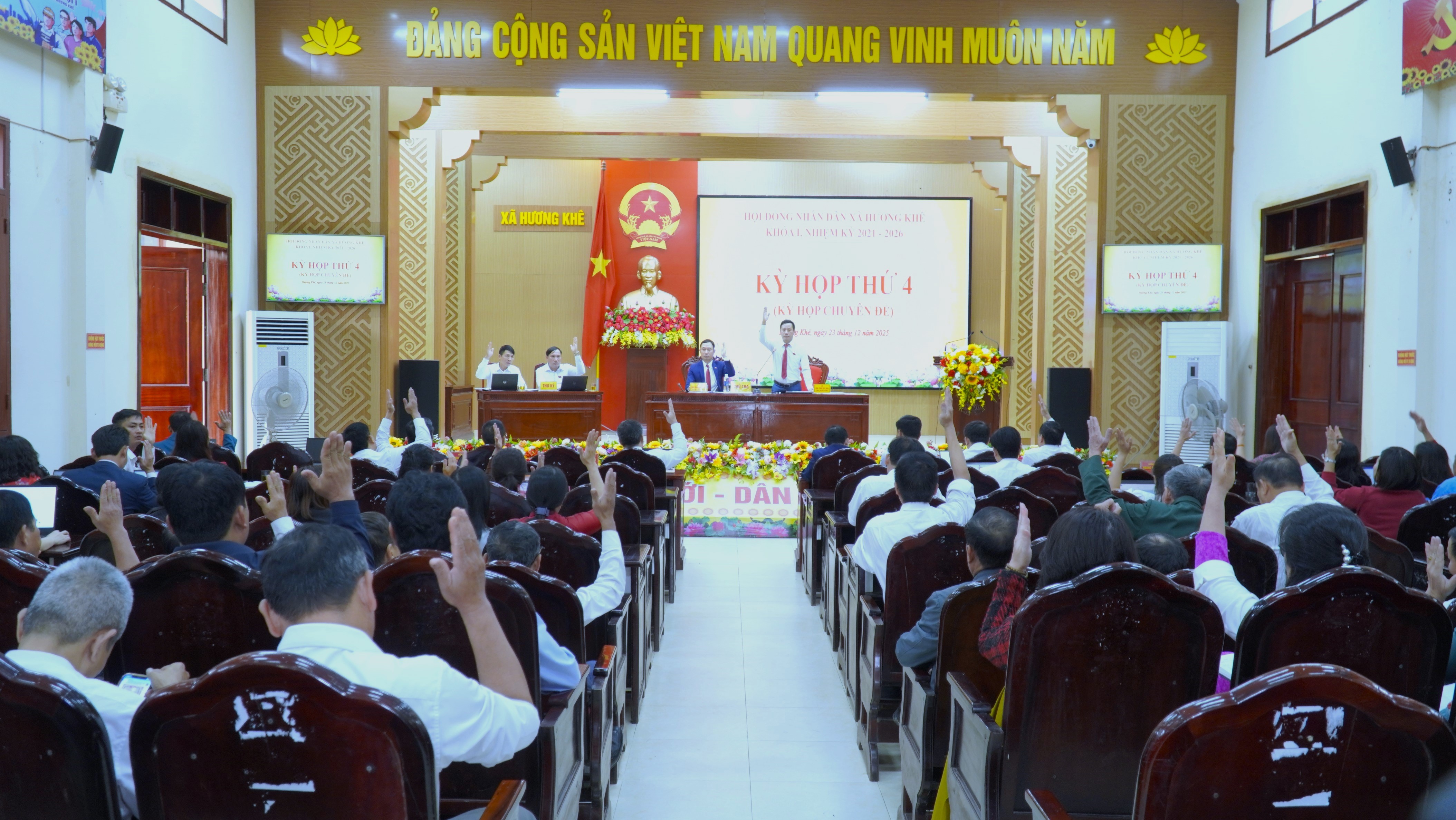 HĐND xã Hương Khê tổ chức Kỳ họp thứ 4 miễn nhiệm và bầu Phó Chủ tịch UBND xã, nhiệm kỳ 2021 – 2026