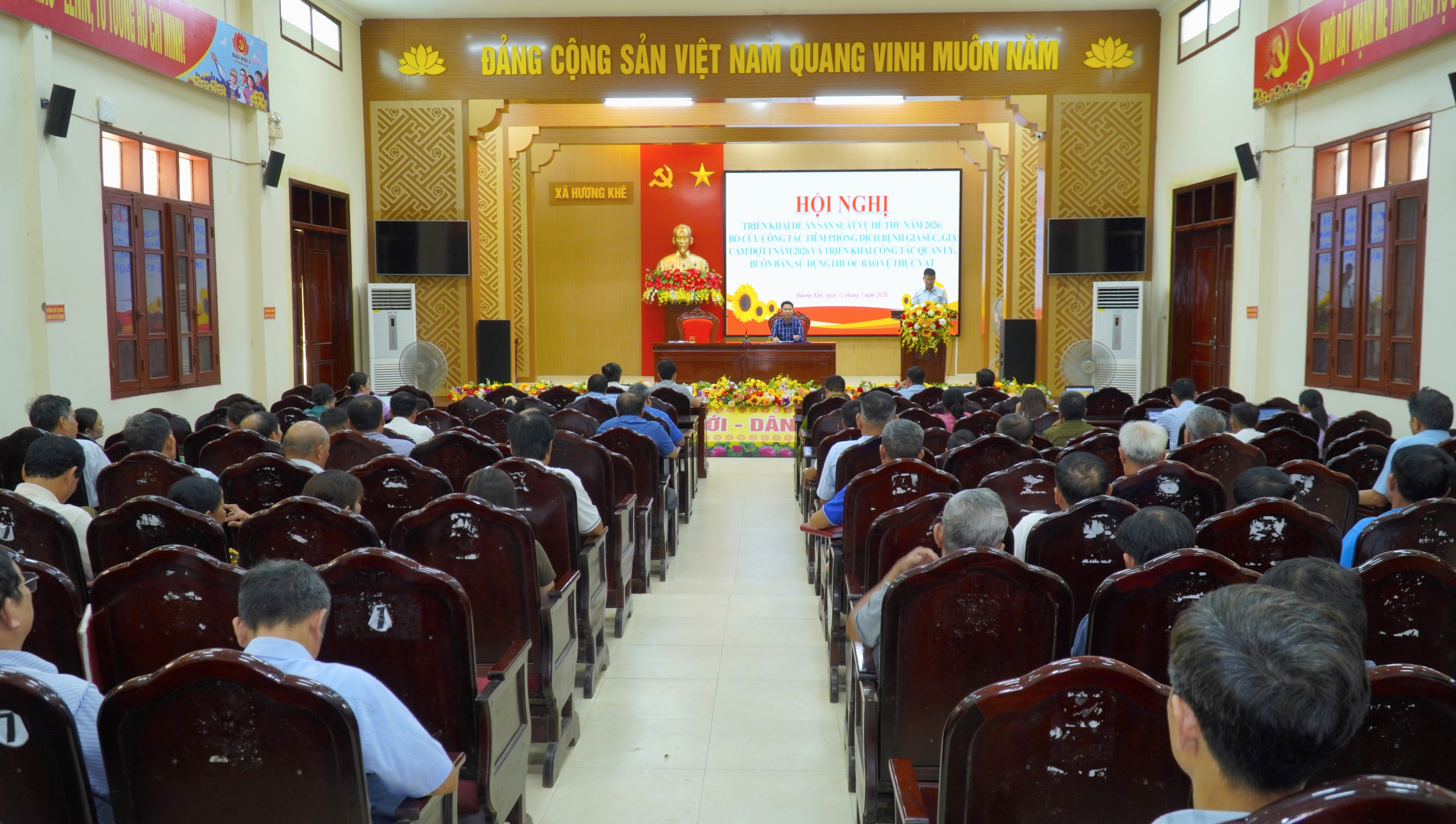 UBND xã Hương Khê triển khai đề án sản xuất vụ Hè Thu và bổ cứu tiêm phòng cho đàn gia súc gia cầm đợt 1 năm 2026