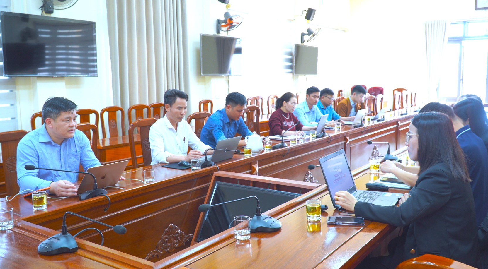 Lãnh đạo xã Hương Khê làm việc với Công ty TNHH Haivina Hồng Lĩnh về việc mở chi nhánh tại địa phương