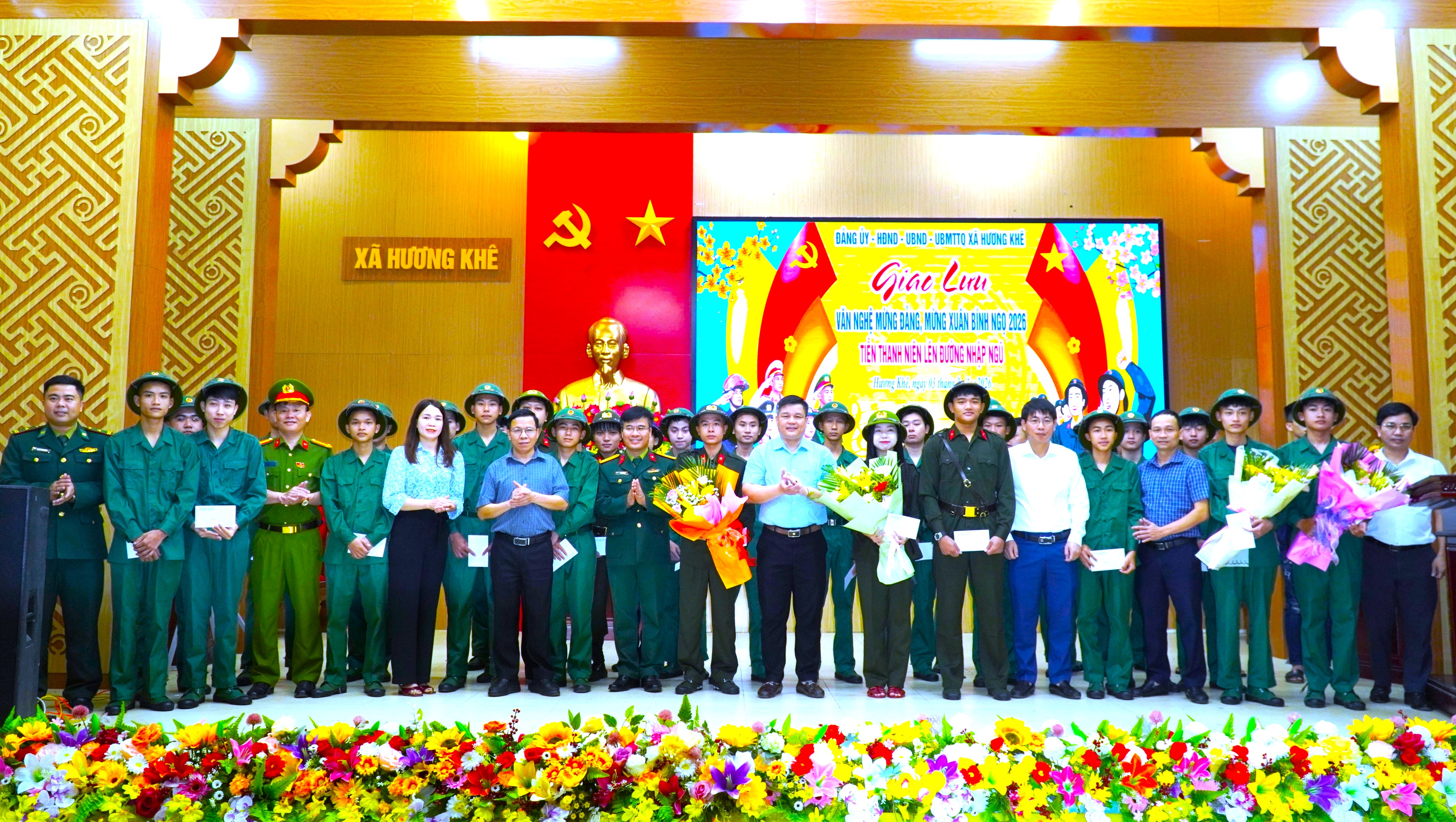Xã Hương Khê tổ chức chương trình văn nghệ “Mừng Đảng – Mừng Xuân – Tiễn anh lên đường nhập ngũ”