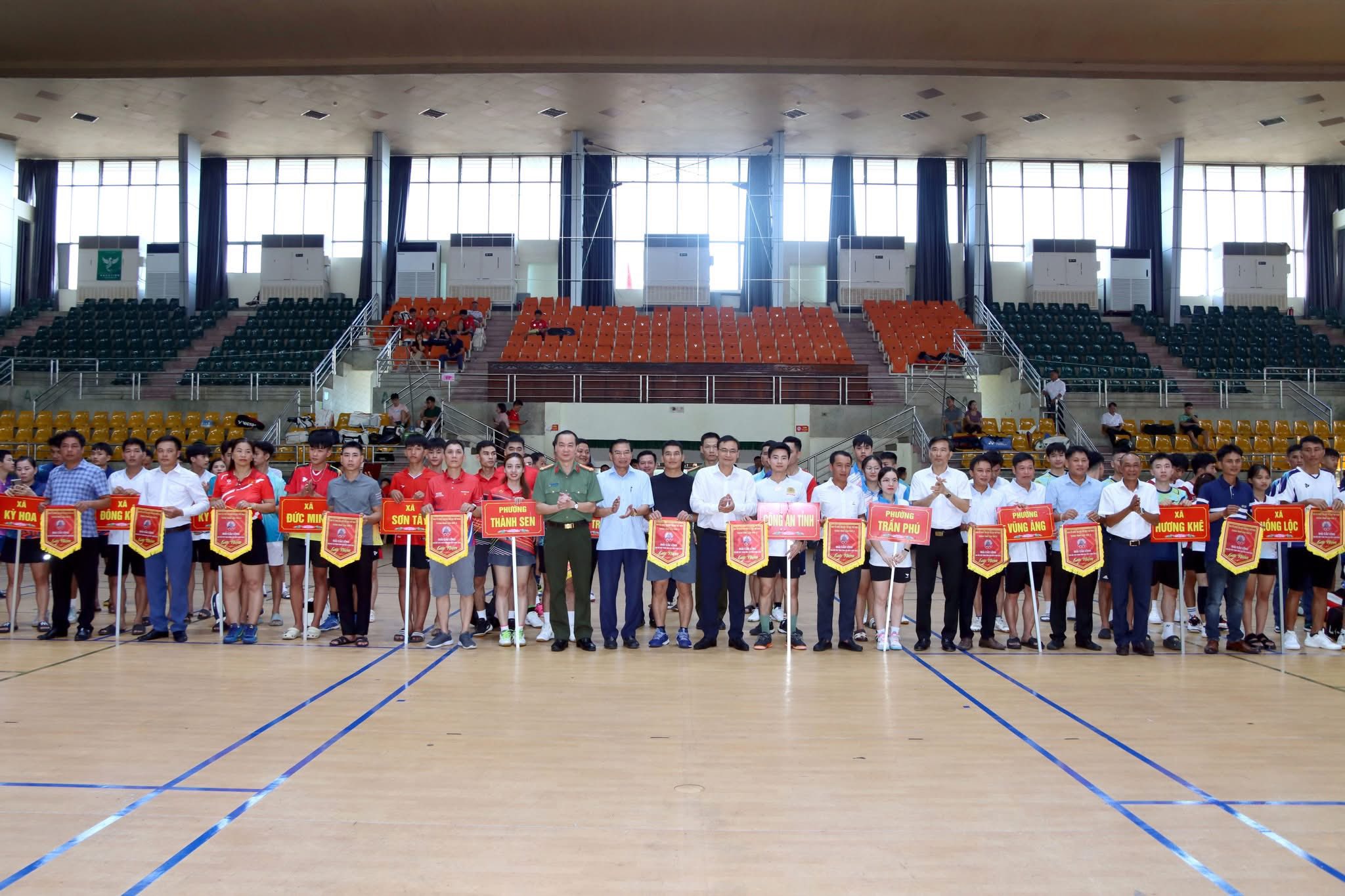 THÀNH TÍCH ẤN TƯỢNG CỦA XÃ HƯƠNG KHÊ TẠI GIẢI CẦU LÔNG ĐẠI HỘI TDTT TOÀN TỈNH LẦN THỨ X
