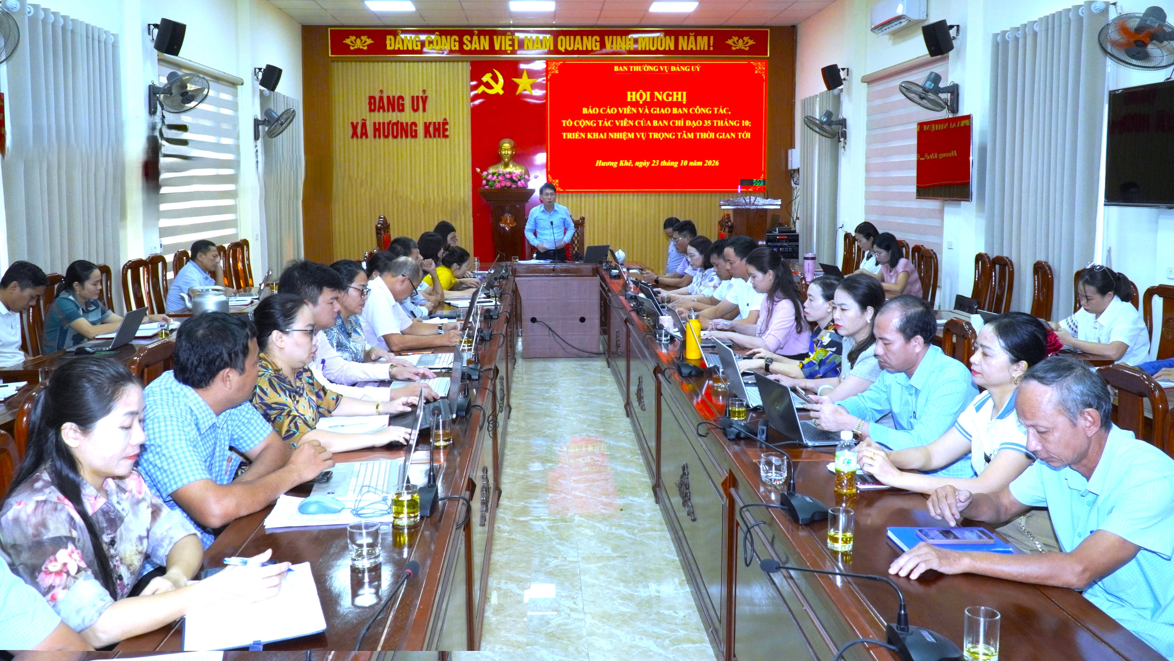 Đảng ủy xã Hương Khê tổ chức Hội nghị Báo cáo viên và giao ban Ban Công tác 35 tháng 10 năm 2026