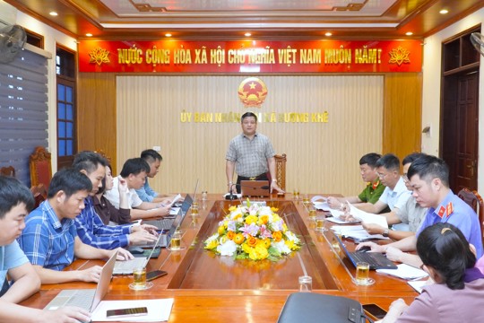 UBND xã Hương Khê làm việc, cho ý kiến xử lý đơn kiến nghị của công dân liên quan đến đất đai 