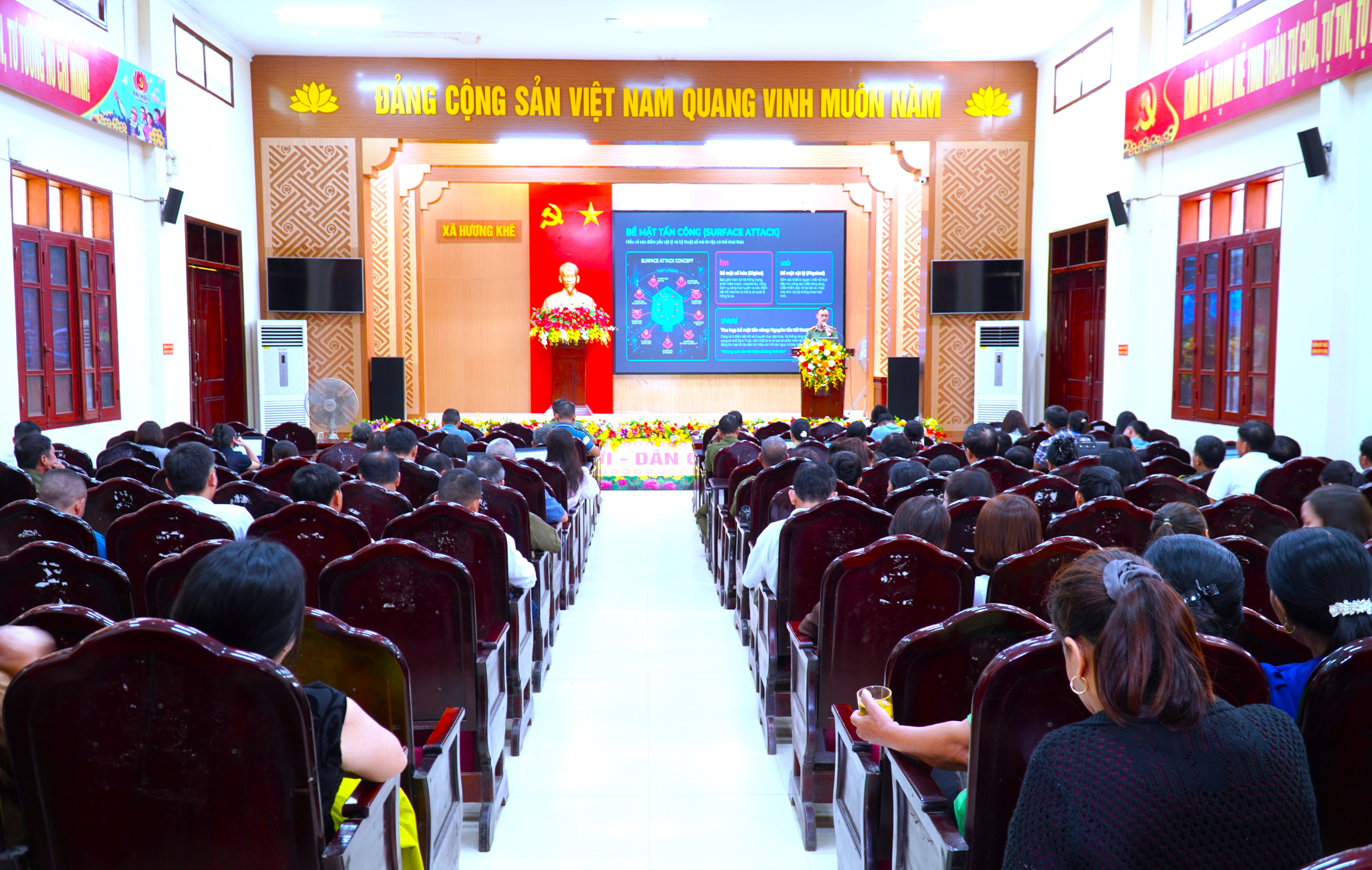 Xã Hương Khê tập huấn về an ninh mạng, an ninh dữ liệu cho cán bộ xã và thôn
