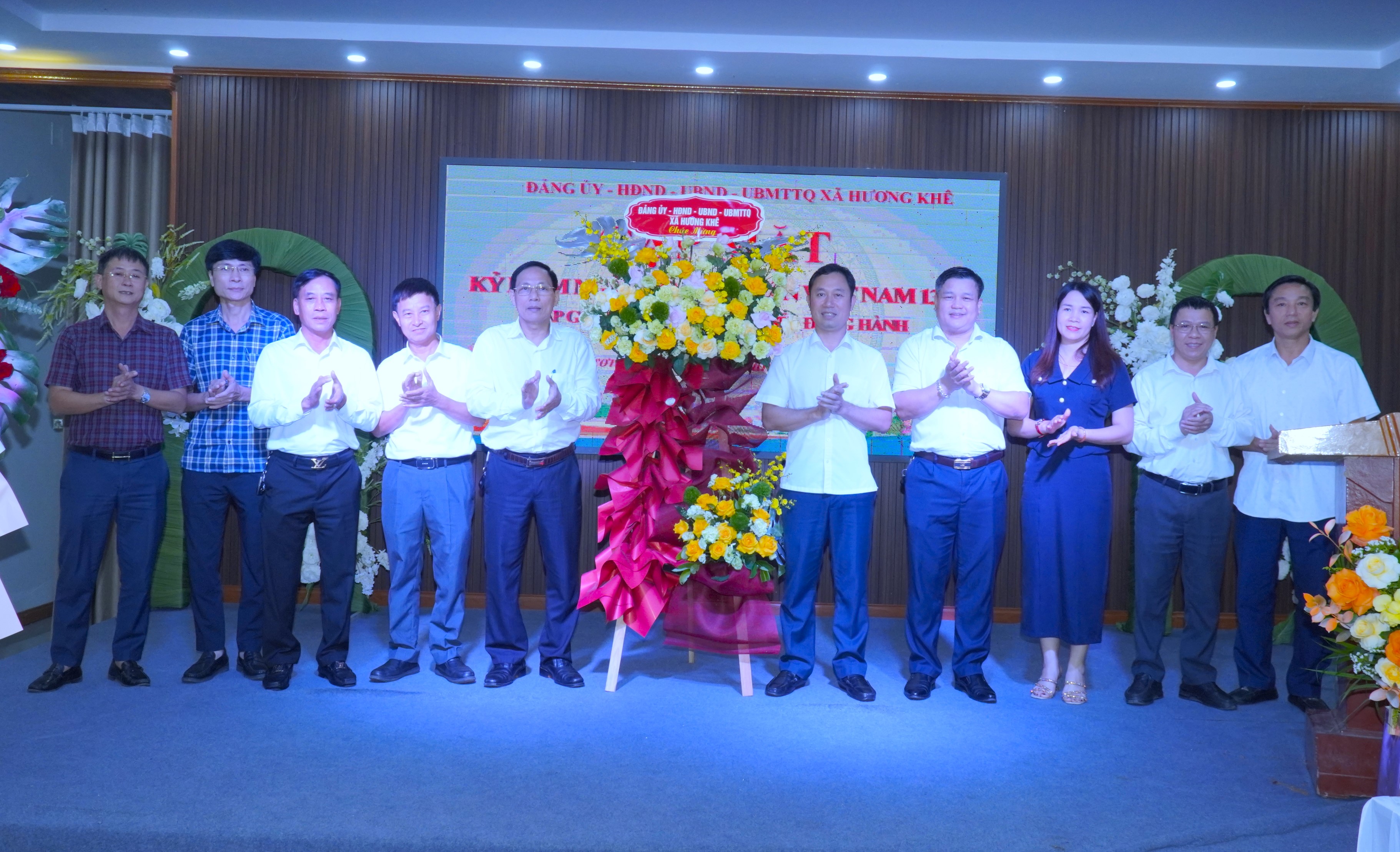Xã Hương Khê gặp mặt, tọa đàm với Hội Doanh nghiệp và các doanh nghiệp tiêu biểu nhân Ngày Doanh nhân Việt Nam