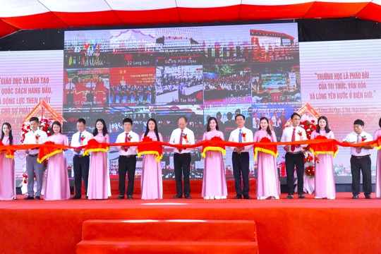 Hương Khê tổ chức Lễ khai giảng năm học 2026 – 2027 và khánh thành trường phổ thông nội trú Tiểu học và THCS Hương Khê