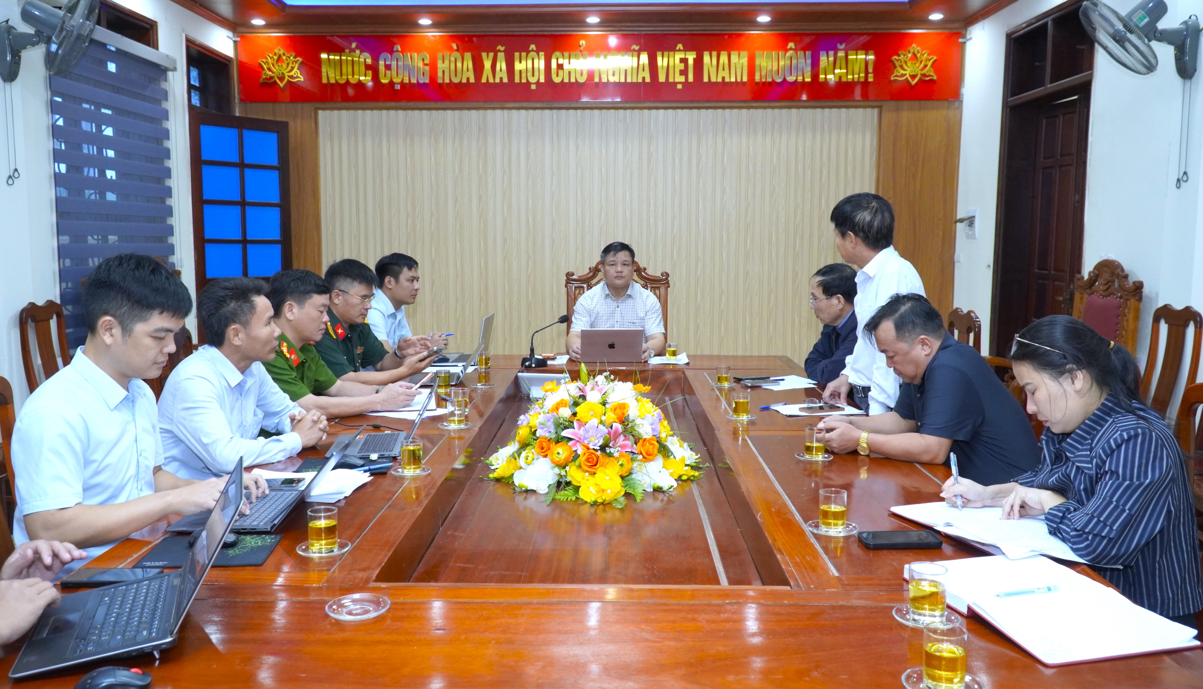 Lãnh đạo xã Hương Khê làm việc với Hội Doanh nghiệp về kế hoạch tổ chức các hoạt động chào mừng Ngày Doanh nhân Việt Nam 13/10