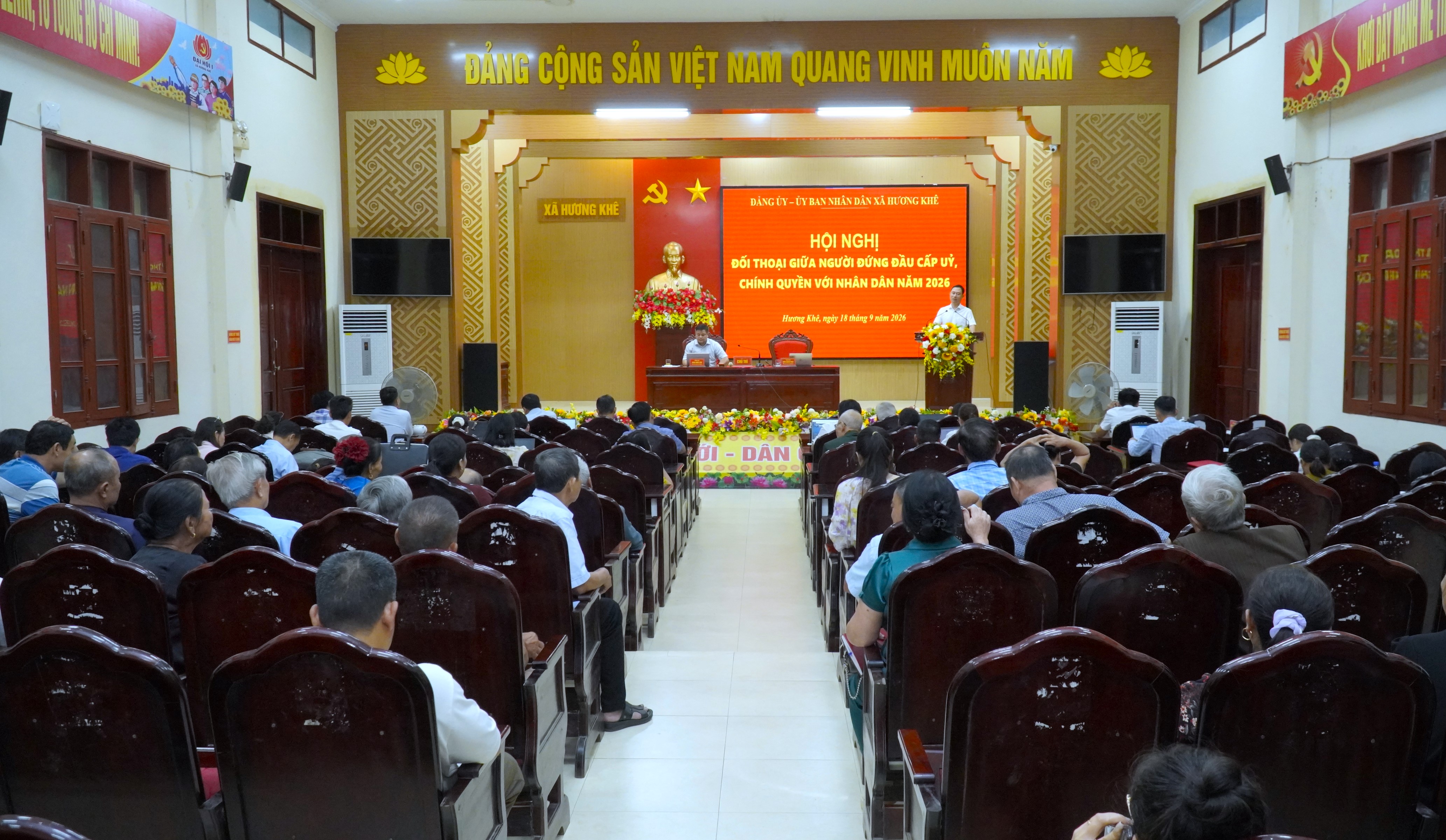Hương Khê tổ chức Hội nghị đối thoại giữa người đứng đầu cấp ủy, chính quyền với Nhân dân