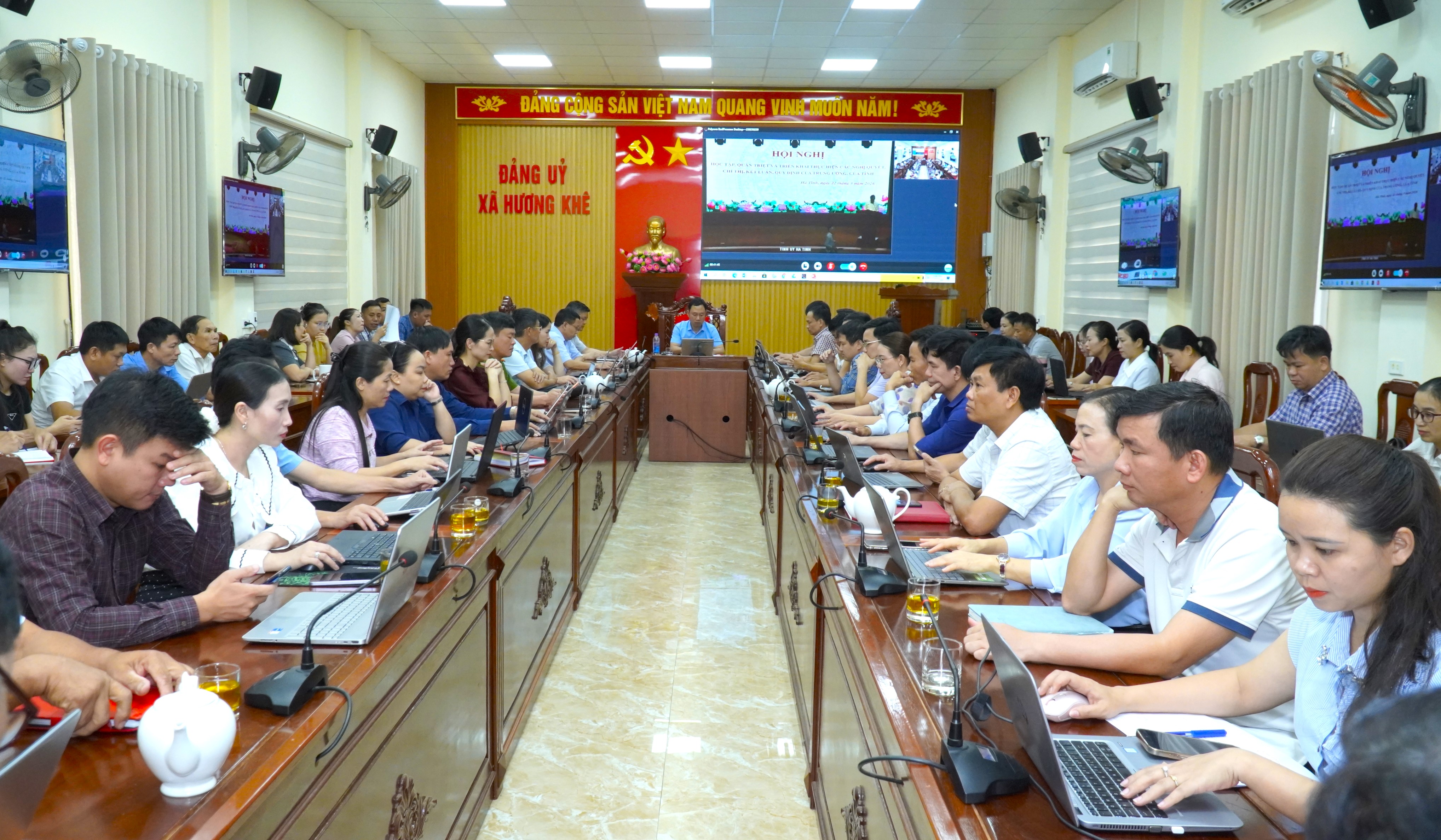 Hương Khê tham gia hội nghị học tập, quán triệt các nghị quyết, chỉ thị, kết luận của Trung ương, của tỉnh
