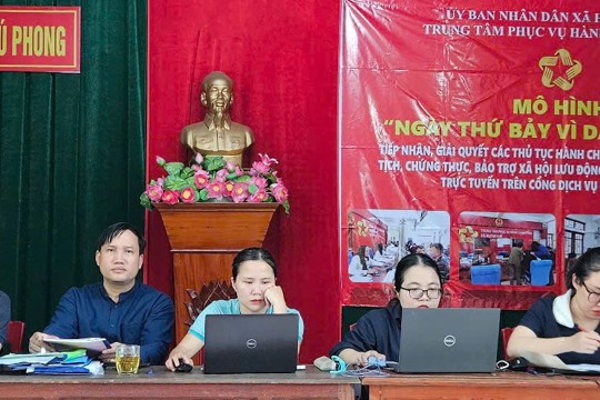 Trung tâm Phục vụ hành chính công xã Hương Khê triển khai mô hình “Ngày thứ Bảy vì dân” tại thôn Phú Phong 