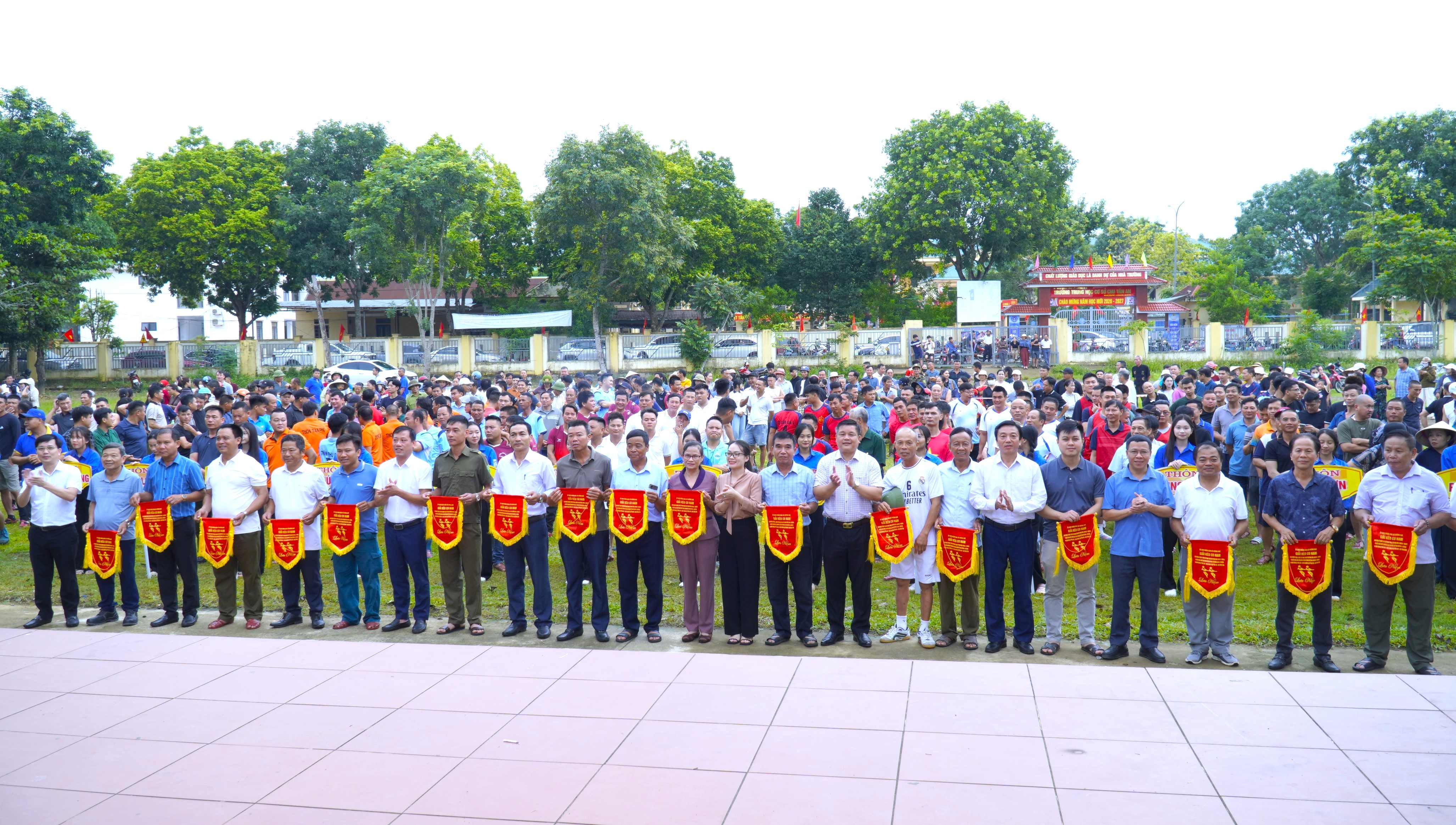 Xã Hương Khê tổ chức Giải kéo co chào mừng Kỷ niệm 81 năm Cách mạng Tháng Tám và Quốc khánh 2/9