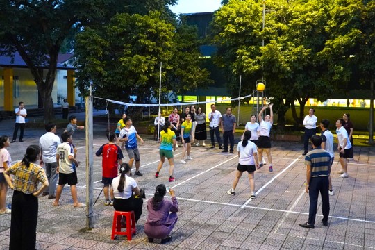 Đảng ủy xã Hương Khê tổ chức giải bóng chuyền hơi và Pickleball chào mừng các ngày lễ trong tháng 10