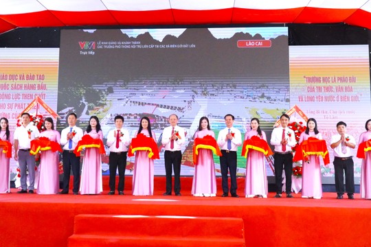 Hương Khê tổ chức Lễ khai giảng năm học 2026 – 2027 và khánh thành trường phổ thông nội trú Tiểu học và THCS Hương Khê 