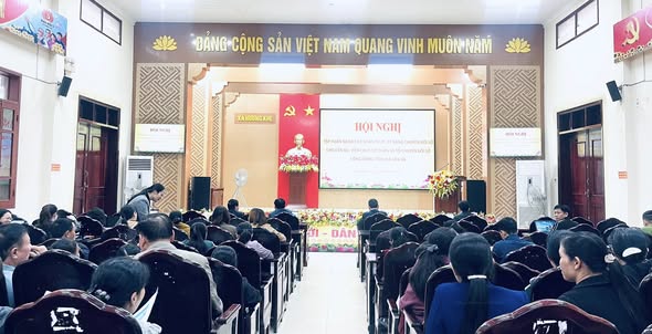 XÃ HƯƠNG KHÊ TỔ CHỨC TẬP HUẤN CHUYỂN ĐỔI SỐ CHO CÁN BỘ, CÔNG CHỨC, VIÊN CHỨC VÀ TỔ CHUYỂN ĐỔI SỐ CỘNG ĐỒNG 