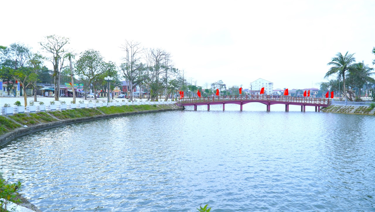 UBND xã Hương Khê tăng cường quản lý trật tự, bảo vệ cảnh quan khu vực Hồ Bình Sơn 