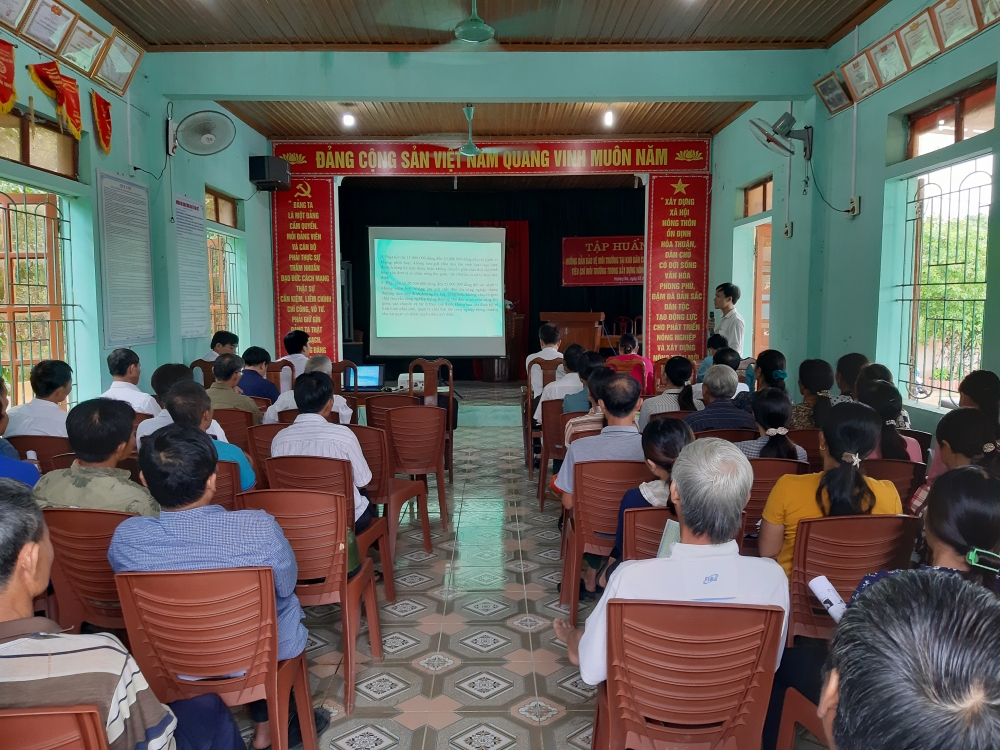 Hương Khê tập huấn công tác bảo vệ môi trường  trong khu dân cư và phân loại rác thải  