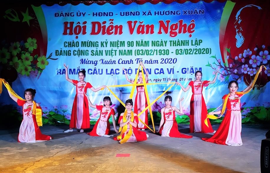        Hội diễn văn nghệ mừng Đảng, mừng Xuân tại xã Hương Xuân  