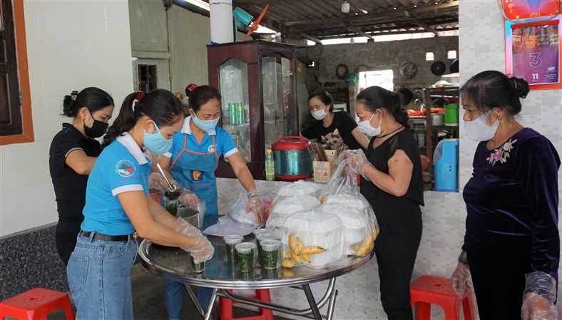 Phụ nữ Hương Khê: Chung tay phòng chống dịch covid 19