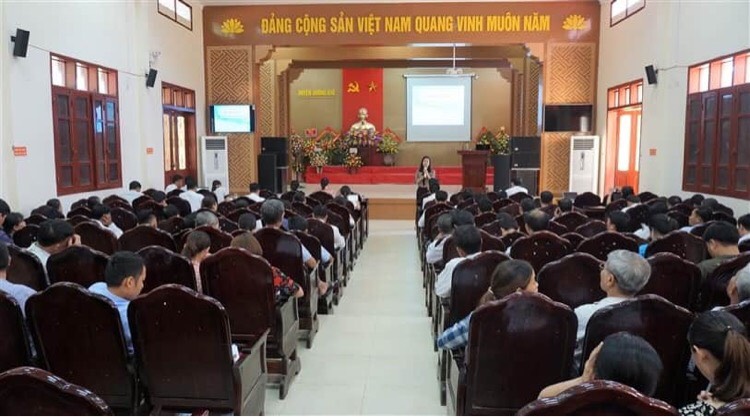 Trung tâm ứng dụng KHCN Hà Tĩnh tập huấn thu gom, xử lý rác thải.