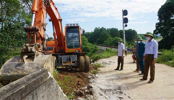 Gấp rút xóa lối đi tự mở, bảo đảm an toàn giao thông tuyến đường sắt qua địa bàn Hương Khê