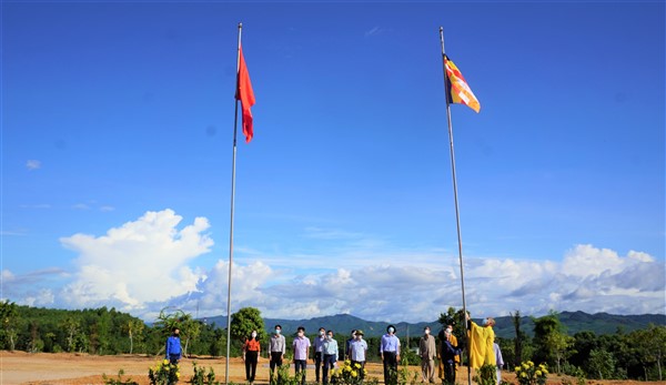 Lễ Thượng cờ tại Trung tâm Phật giáo huyện - Chùa Đại Giác