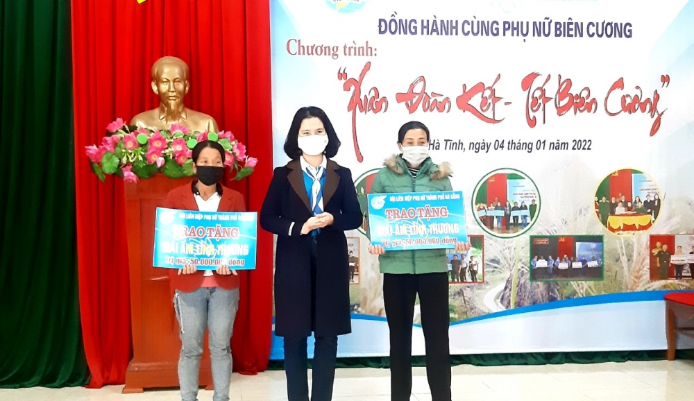 Hội LHPN Đà Nẵng tiếp tục xây nhà, trao quà cho phụ nữ khó khăn vùng biên giới Hương Khê