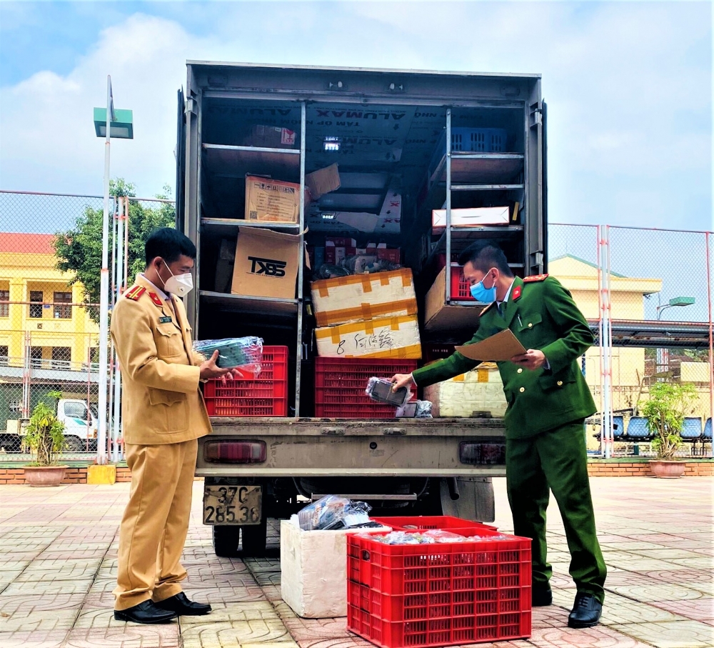  Liên tiếp bắt giữ nhiều hàng hóa không có hóa đơn