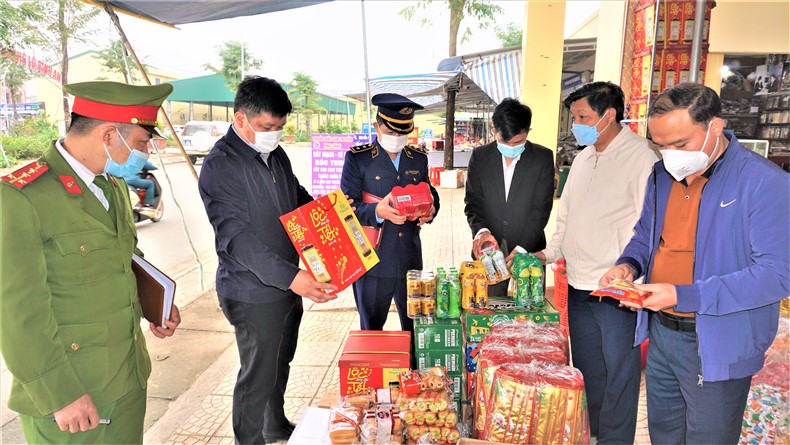 Tăng cường chống buôn lậu, gian lận thương mại, hàng giả, đảm bảo VSATTP trước, trong và sau tết Nhâm Dần