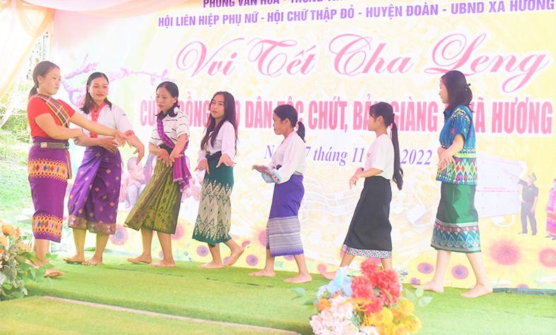 Dân tộc Chứt bản Giàng 2 xã Hương Vĩnh đón tết Cha Leng